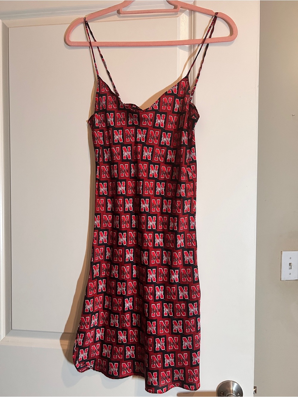 Vintage Nebraska Cornhuskers 100% silk nightgown size Large.
